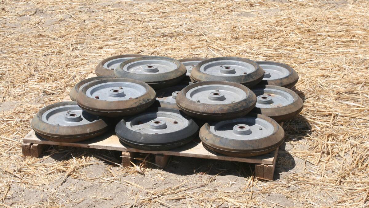13 ARP press wheels topped the sundries selling for $1200 to Geoff Cosgrove, Mingenew.