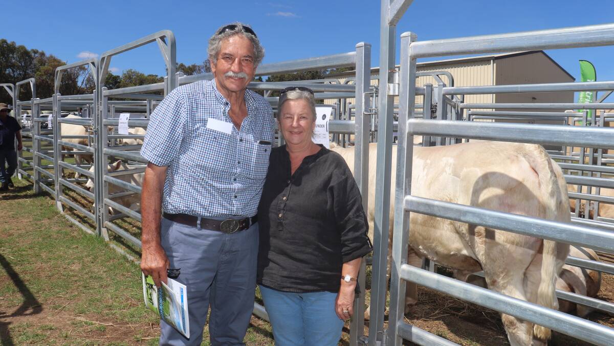 Looking over the display of bulls prior to the sale was Dave and Jan Ellis from the Kooyong Charolais stud, Coolup.