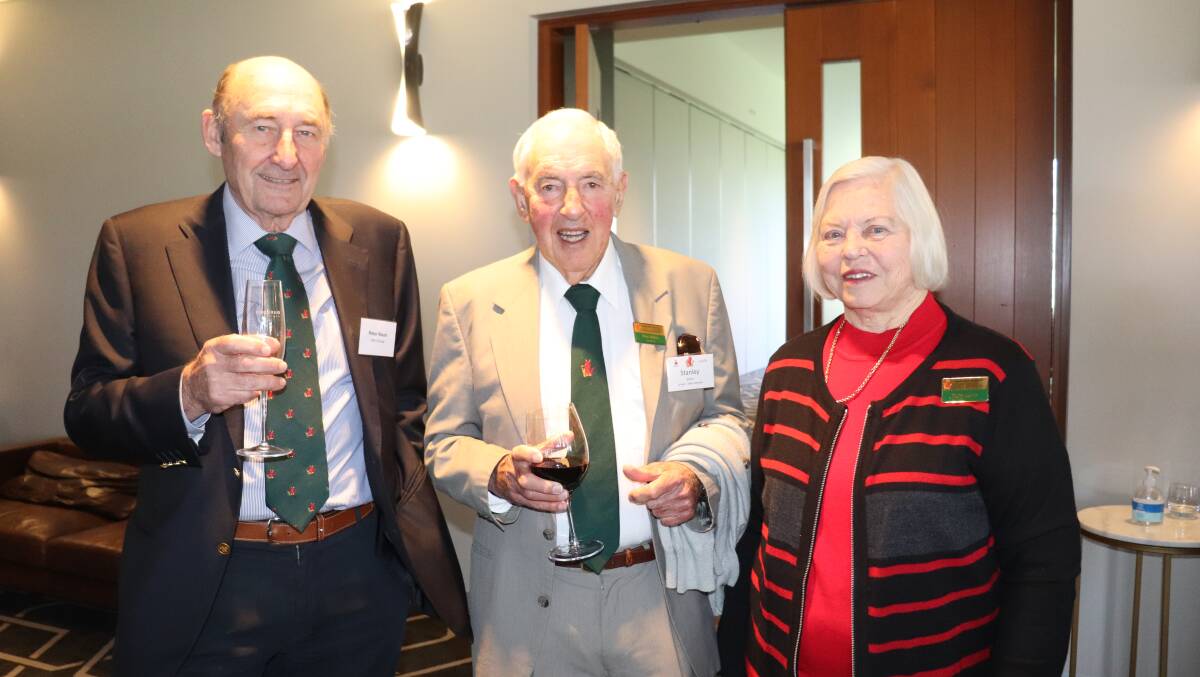  Peter Nixon (left), Moora, a 1990 scholar, with Stanley and Molly Schur, Perth. A retired farmer, Mr Schur was a 1966 Nuffield scholar in Zimbabwe.