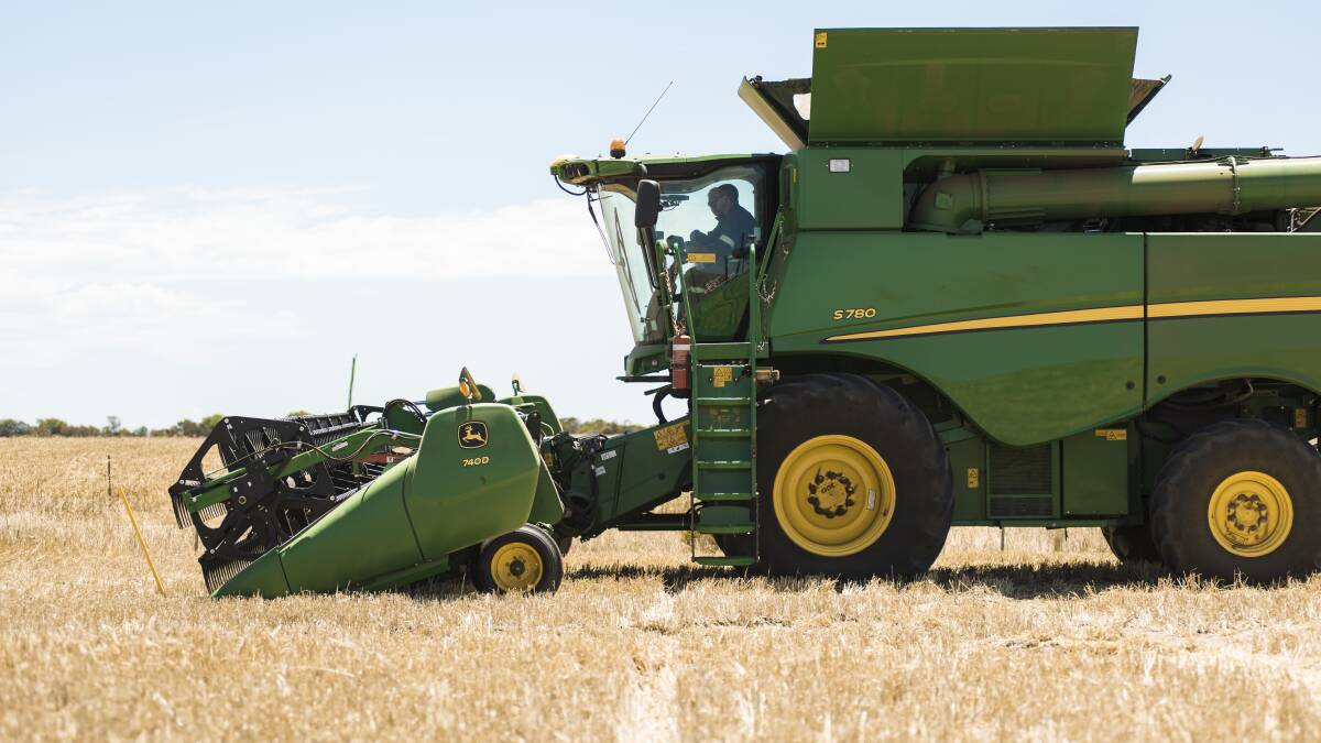 There is plenty of harvest-maximising technology featured in the John Deere S-Series combine harvesters.
