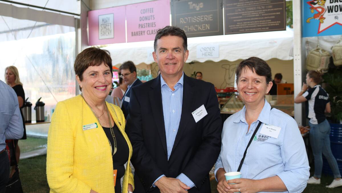 RASWA councillor and Cambinata Yabbies co-principal Mary Nenke (left), Kukerin, with Rabobank regional manager Steve Kelly and GRDC grower relations manager Jo Wheeler.
