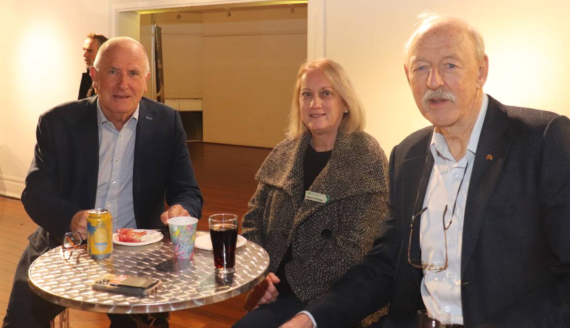 RASWA councillors Rob Wilson (left) and Tony Devitt (right), caught up with Sharon Thomas, wife of RASWA president, David Thomas.
