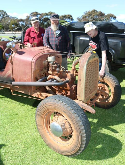 Kukerin farmer John Cook (left), looked over this 1928 model A Ford with owner Chris Leers, Margaret River and Pete Simmonds, Perth.