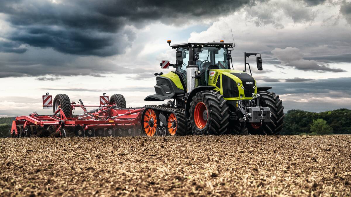 CLAAS Harvest Centre announced a 2021 range of new AXION 960 TERRA TRAC half-track tractors with power ratings up to 332kW (445hp). According to CLAAS they are the world's first half-tracked tractors with full suspension.