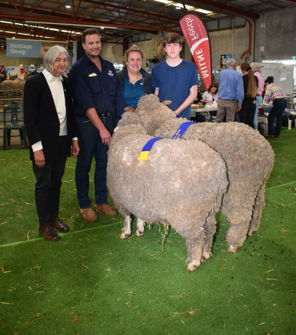  The Rockdale Valley stud, Muntadgin, won the ram and ewe pair class with this pair of Merinos. With the winning pair were class sponsor Jeanette Higgins (left), Hyden, Rockdale Valley principals Brendan and Prue Maher and Will Mullan, Wickepin.