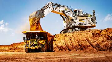 A Bendigo-based earthmoving company has signed a deal with mining company VHM Ltd to progress its flagship mineral sands mine near Swan Hill if approval is granted. Picture from Yellow Iron Fleet.