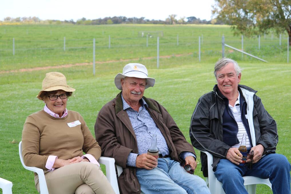 Chatting over a drink were Lesley Cross, Swanbourne, Peter Temby, Shoalwater and Trevor Ross, Booragoon.