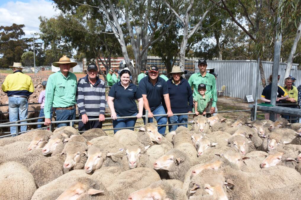 With the $298 top-priced line of ewes at the Wickepin leg of the sale were Nutrien Livestock, Mt Barker agent Harry Carroll (left) and his client Warren Thomas, Mt Barker, who purchased the line, vendors Megan, Harry and Geoffrey Hodgson, Jefan Pty Ltd, Kulin and Nutrien Livestock, Wickepin agent Ty Miller and his son Fletcher. The top-priced line consisted of 475 March shorn, Eastville blood, 1.5yo ewes.