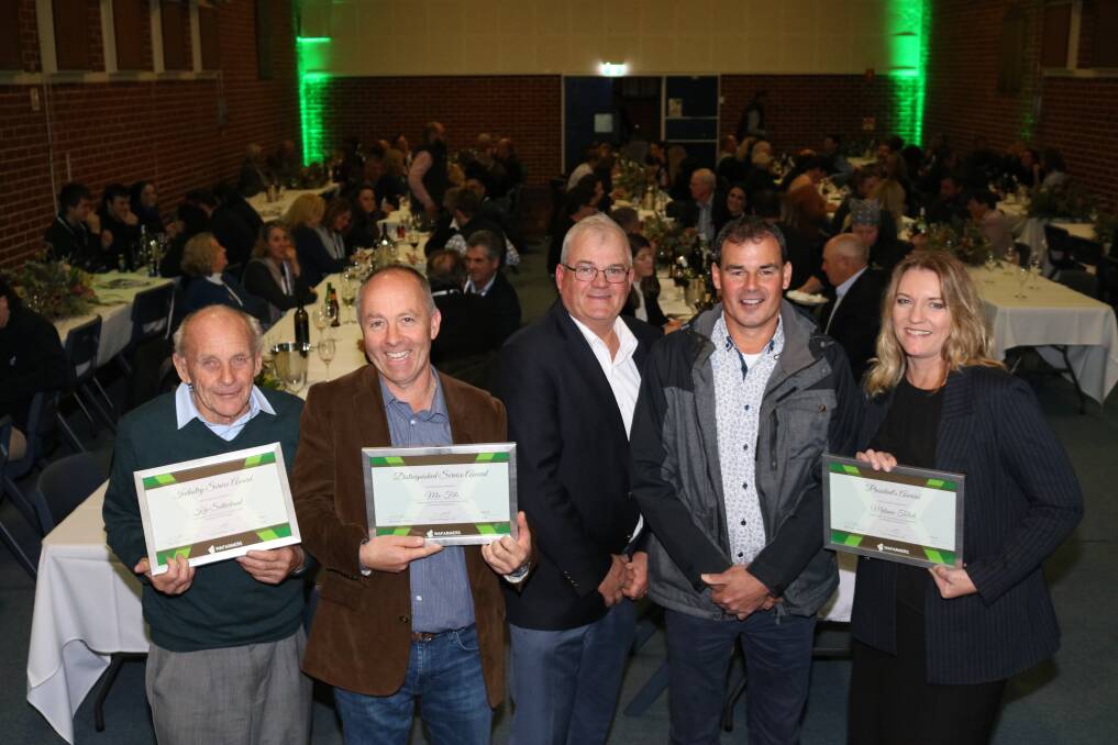 The three award winners at the WAFarmers 2030 forum dinner at Muresk last week were Ken Sutherland (left), Katanning, Mic Fels, Neridup, and Melanie Tolich, Perth, and were presented with their honours by WAFarmers president John Hassell (centre), Pingelly and immediate past president Rhys Turton.