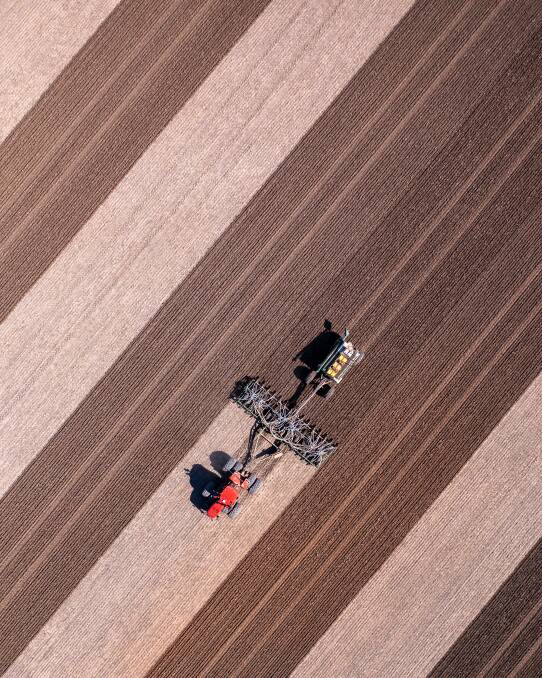 Seeding in mid-May a few kilometres west of Cunderdin, next to the Great Eastern Highway. Photo by Humble Art Photography.