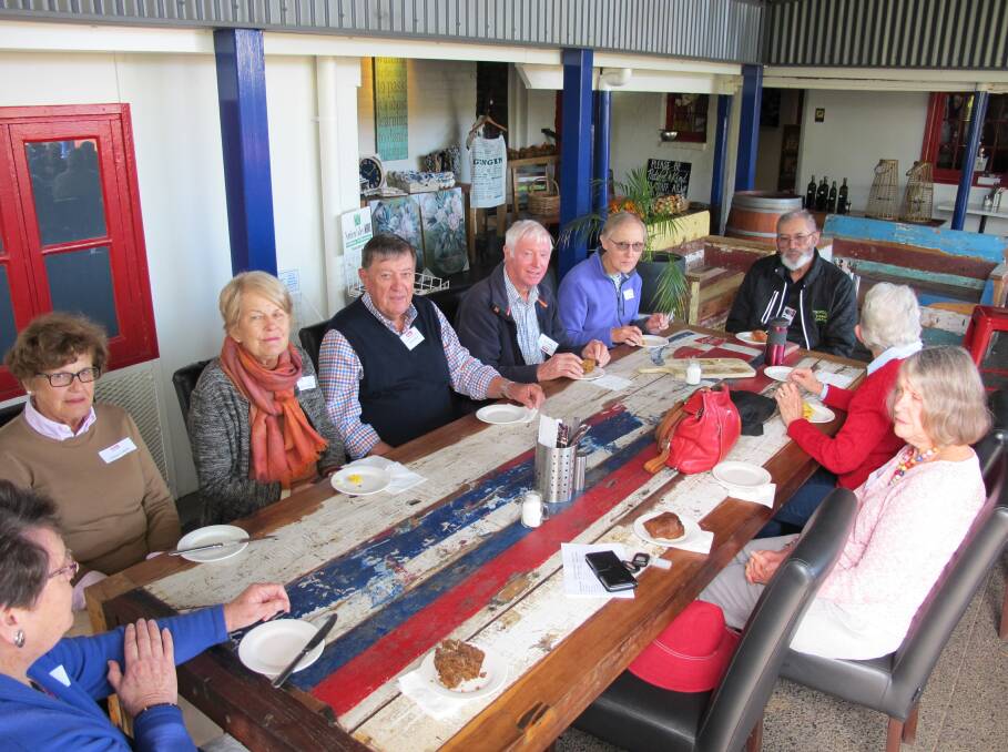 Members enjoyed a morning tea stop at CU @ The Park Café, Gingin, before carrying on to Warringah farm for lunch.