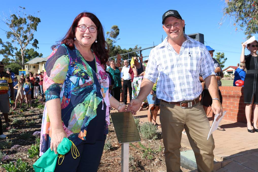 Durack MP and Federal Liberal Minister for Defence, Industry, Science and Technology Melissa Price, officially unveiled the plaque recognising the town's nine AFL football (living) legends, helped by Northampton Rams junior football club president Chad Smith who germinated the idea.