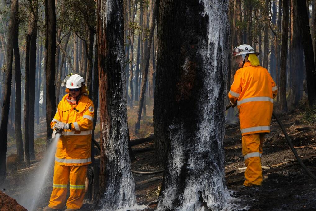 Staff on the ground were supported by a co-ordinated aerial attack that helped get the fires under control. Photo by DFES Incident photographer Evan Collis.