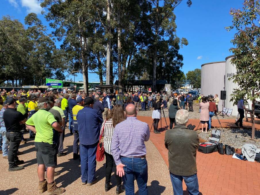 More than 300 people gathered in Manjimup to voice their concerns about the government's decision to end native tree logging. Photo by the Forest Industries Federation WA.