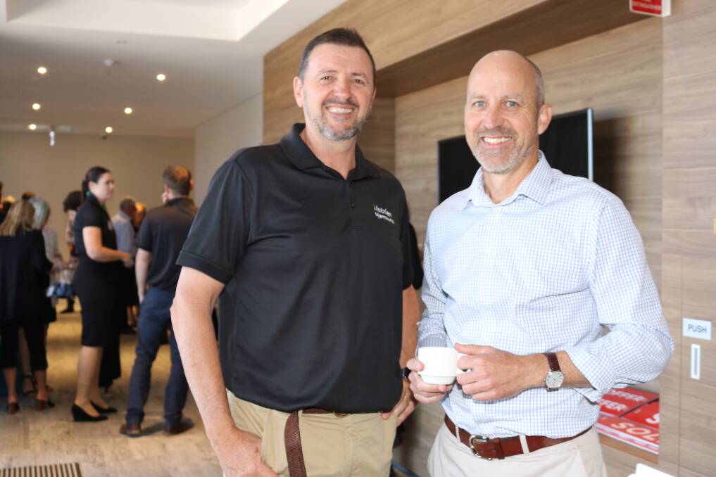 Nutrien Harcourts Midlands sales representative Terry Norrish (left), had a few questions for guest speaker, Select Carbon chief executive officer Dean Revell, at the morning tea break.
