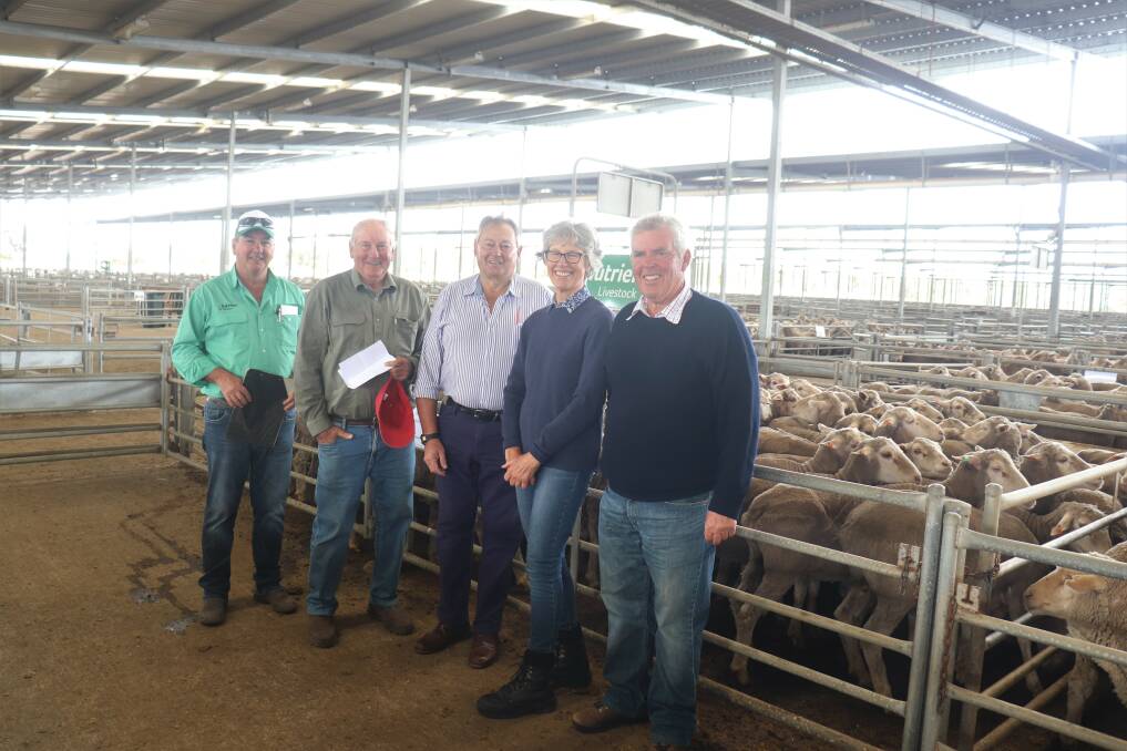 Nutrien Livestock stud and commercial sheep manager Tom Bowen (left), Geoff Shepherdson, former Anglesey stud principal, former Anglesey client Geoff Jones, Kojonup, Wendy Bradshaw, Tambellup and vendor Peter Bradshaw, Tambellup. The sale included the genuine dispersal of Mr Bradshaw's sheep, which were mostly Anglesey/Wiringa Park bloodlines.