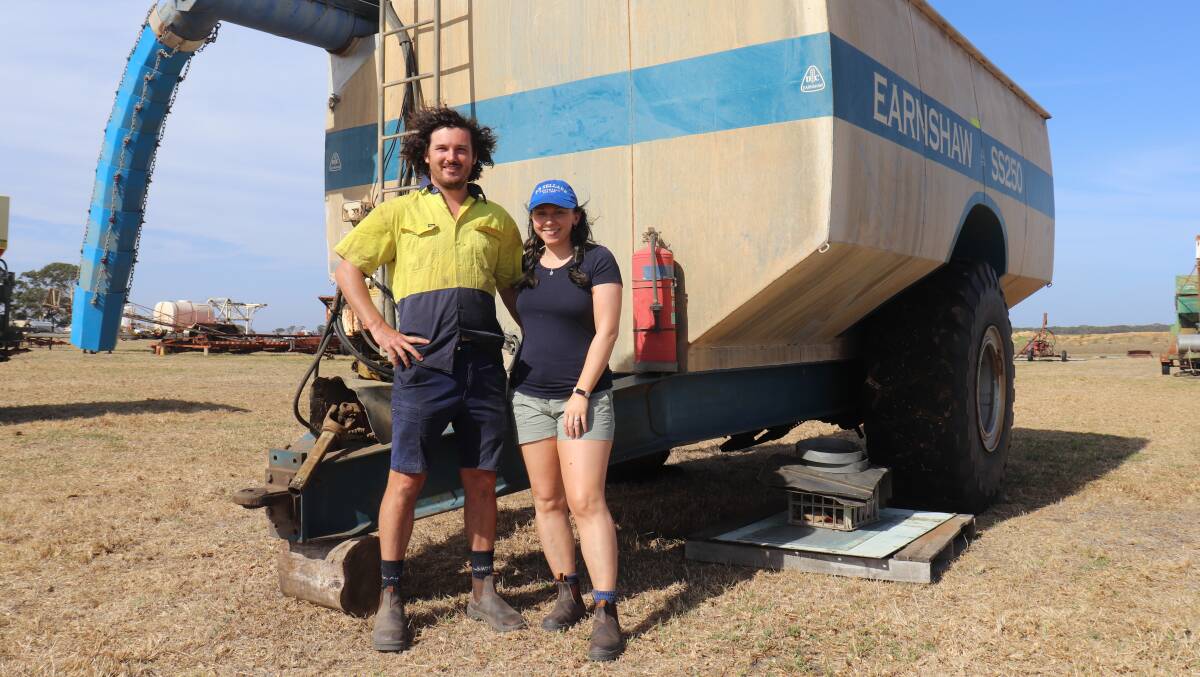 Ashley and Hannah Jacobs, PJ & MJ Tulloch, Bilbarin, came to the sale to buy an urgently needed replacement chaser bin for the one they lost.