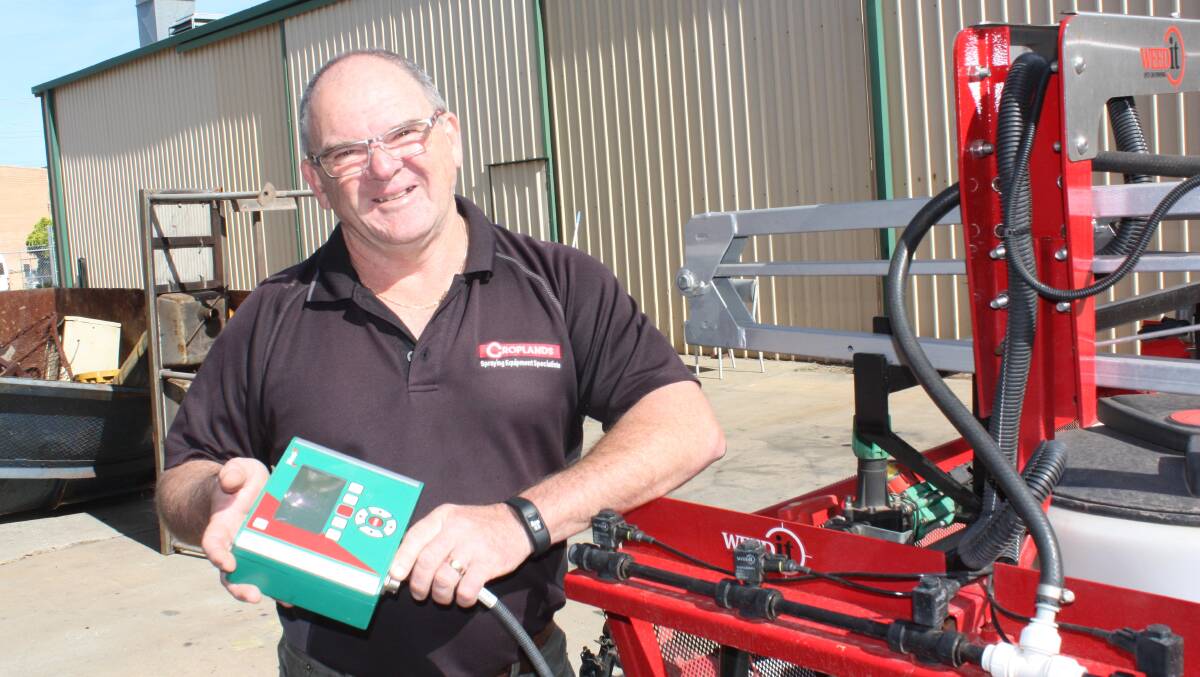 Croplands territory manager Gavin Merritt was busy last week organising WEEDit kits for AFGRI Equipment dealers. The kits are specifically designed for John Deere R4045 self-propelled boomsprayers. 