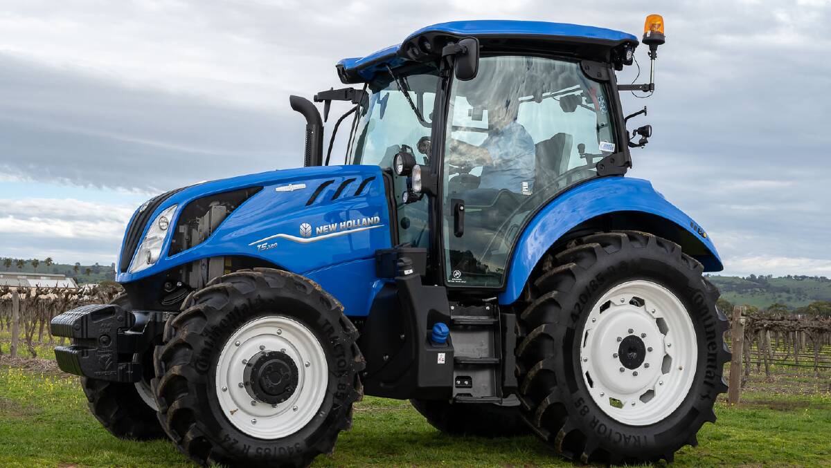 The New Holland T5 AutoCommand has a Stage V engine.