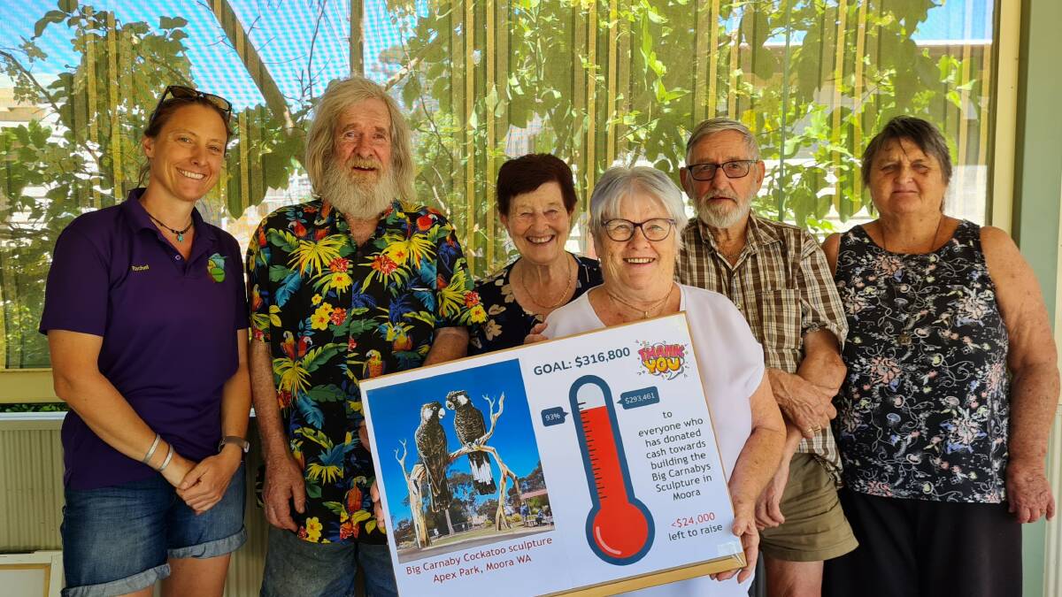 Rachel Walmsley (left), of Moore Catchment Council, with Kerkhoff Carnaby Group members Wally Kerkhoff, Jenny Scott, Topsy and Arie de Vries and Lyn Atkins.
