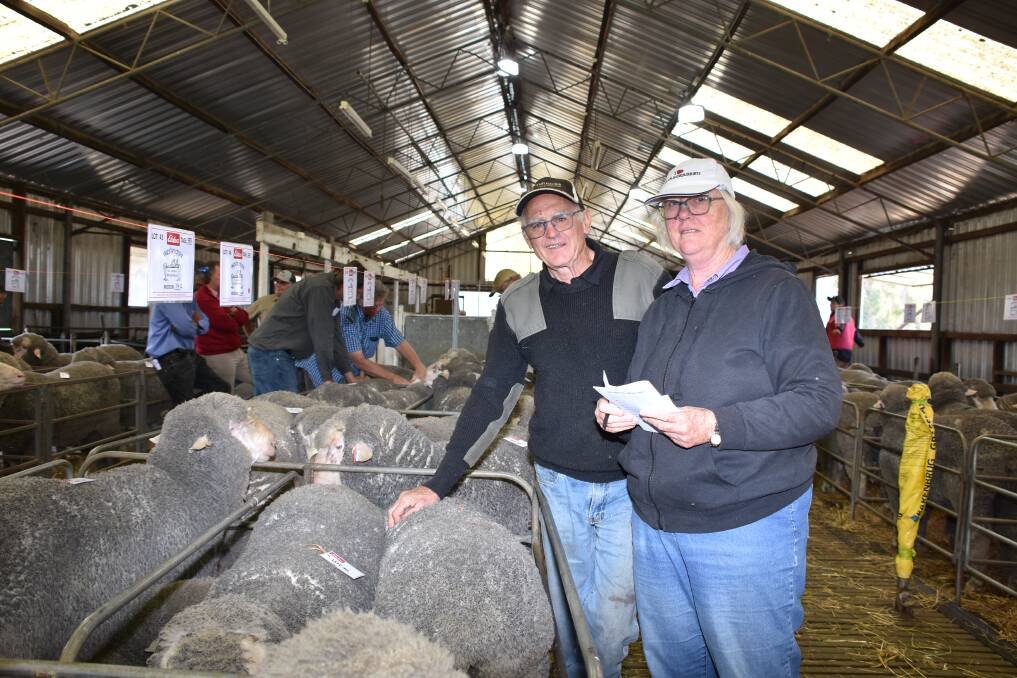 Return buyers since 1998 Martin and Deborah Carroll, Carroll Family Enterprises, Kulikup, were the volume buyers in the sale purchasing 10 rams to a top of $2300 and an average of $1550.
