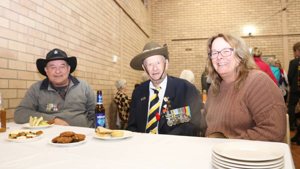 The Coolup community comes together to commemorate Anzacs.