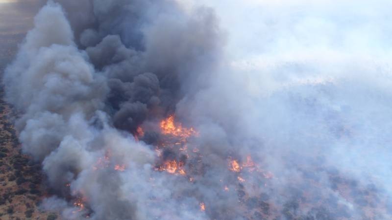 Dairyfarmers in Harvey, WA, have battled their second bushfire in less than a month.