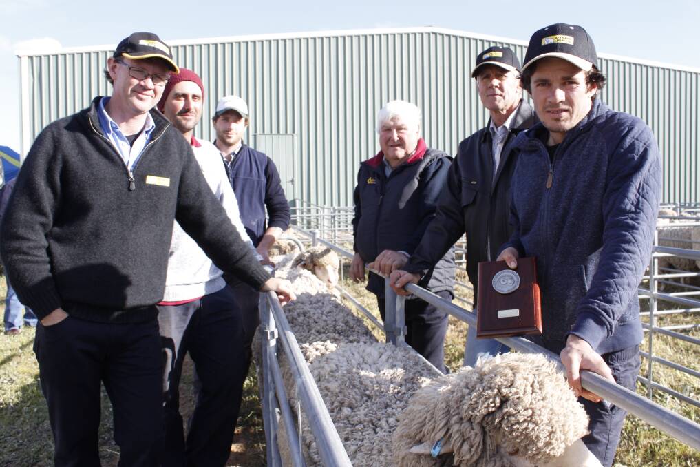 Dyson Jones State manager and competition sponsor Peter Howie (left), competition organiser Bryce Sinclair, Lake Varley, judge Todd Mullan, Eastville Park and Quailerup West studs, Wickepin and judge Peter Rintoul, Auburn Valley stud, Williams, with first prize winners Robert Newman and his son Kim, RG Newman, Newdegate. 