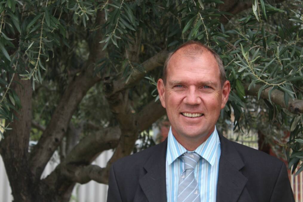 Bill Crabtree will represent the Liberal Party and run against sitting member Mia Davies, The Nationals WA, in the contest for the Central Wheatbelt seat at the 2017 State election.
