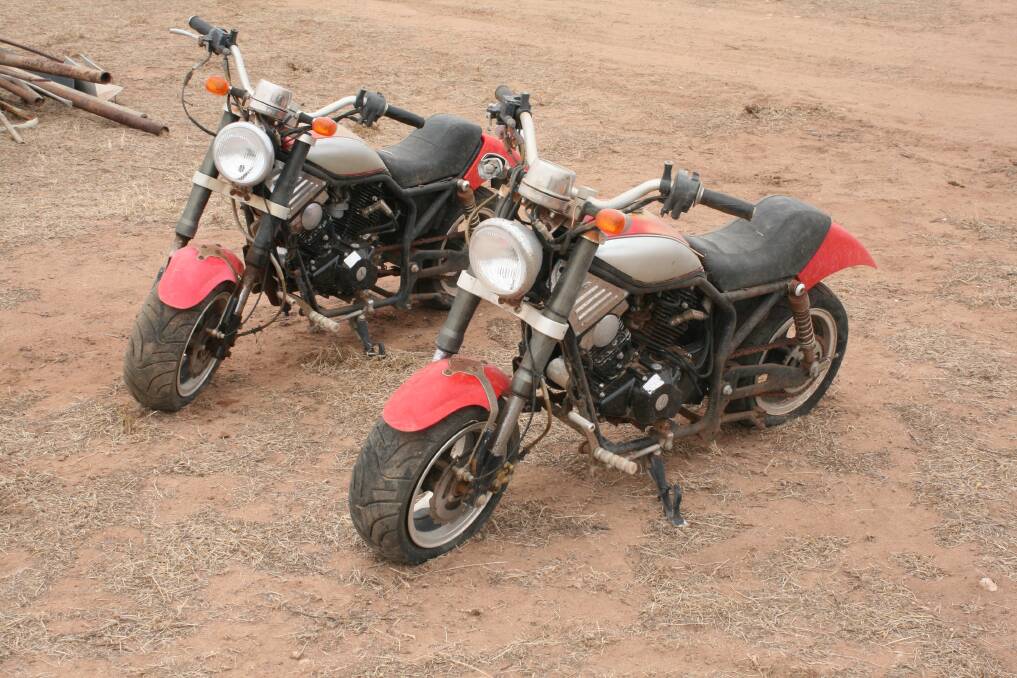  Two vintage mini motorbikes sold as one lot for $100.