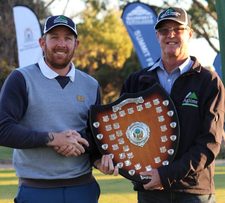  Rod Shemeld (left) Calingiri Golf Club, who won the championship after a second round course record of 68 with major sponsor Dave Gartner of Aglime Australia.