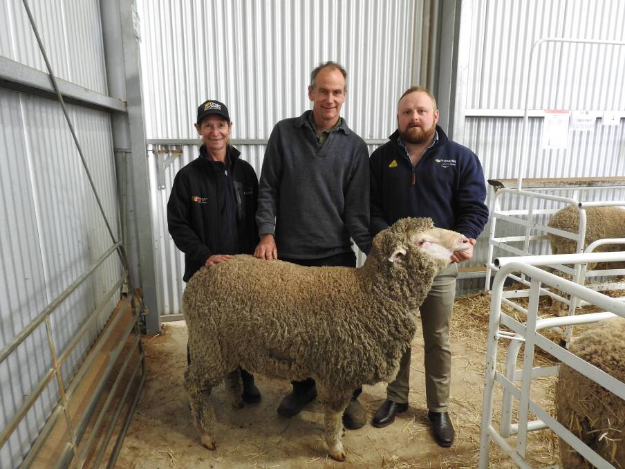  With the $1500 top-priced ram at last week's Trevino on-property Poll Merino ram sale at Southern Cross were buyers Jo and Tim Pope, TL & JM Pope, Moorine Rock and Primaries auctioneer Jay Macdonald.
