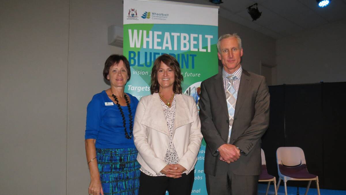 Launch: Wheatbelt Development Commission chief executive Wendy Newman, author and speaker Kim Huston and Wheatbelt Development Commission
chairman Tim Shackleton at the Bridgeley Centre last Tuesday afternoon.